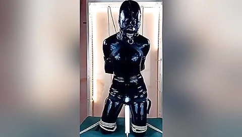 Latex Slavegirl