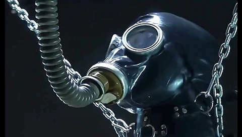 Mumifizierung Mit Gasmaske 2