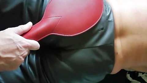 Popoklatsche Auf Die Lederhose / Leather Pants
