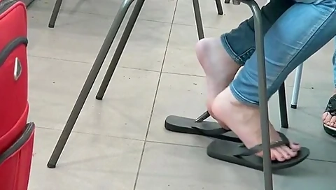 Candid Cute Girl Feet Flip Flops Faceshot