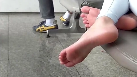 Candid Sexy Asian Feet On Airport