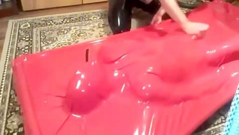 Guy In Vacbed To Cum
